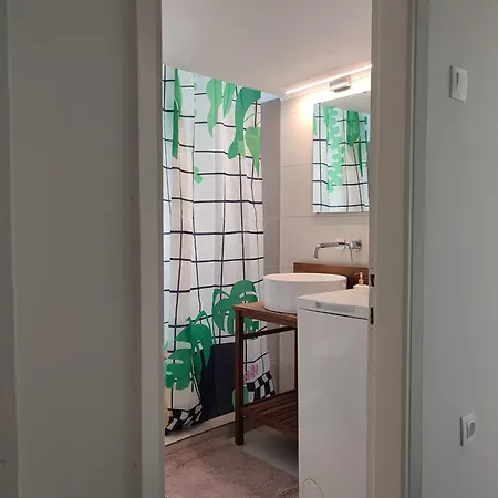 Emme - Small And Cozy